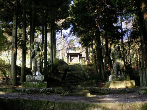 国東半島をめぐる　２（両子寺／行入ダム／宇佐神宮）_b0005281_20222175.jpg