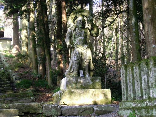 国東半島をめぐる 2(両子寺/行入ダム/宇佐神宮)_b0005281_20224310.jpg