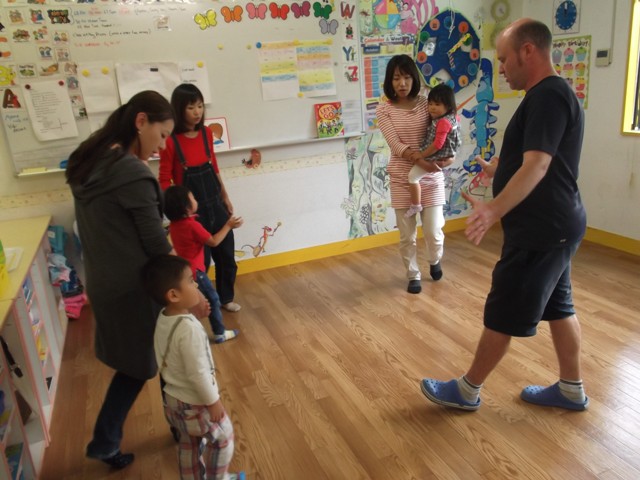 親子クラスも楽しいです♪_a0115391_14475394.jpg