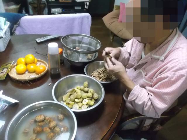 カクテキ(大根キムチ)★栗の甘露煮途中_f0019498_18593412.jpg