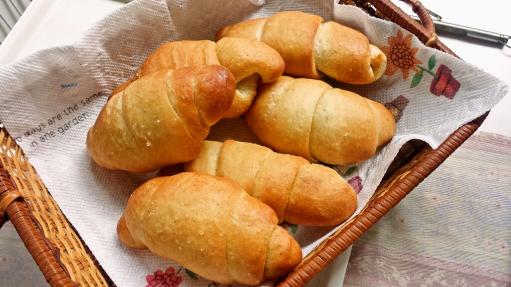 10月21日(水) 塩バターロールと栗づくしの焼き菓子・クラッカー_d0138307_13144749.jpg