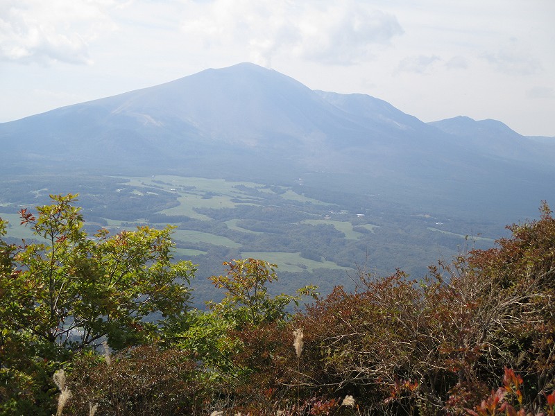 高崎市　二度上峠から登る秋の浅間隠山　　　　　Mount Asamakakushi in Takasaki, Gunma_f0308721_2352452.jpg