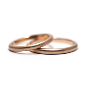 細いマット仕上げの結婚指輪_e0131432_11381218.jpg
