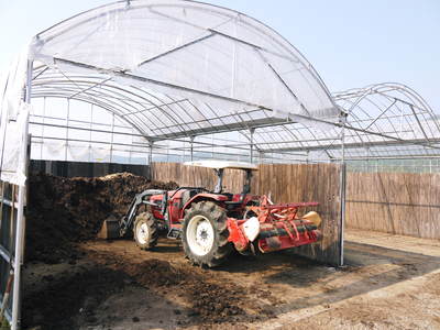 熊本ぶどう 社方園 適地適作とお礼肥え(元肥) 鹿本農業高校から実習生が来ました!!その1_a0254656_18155421.jpg