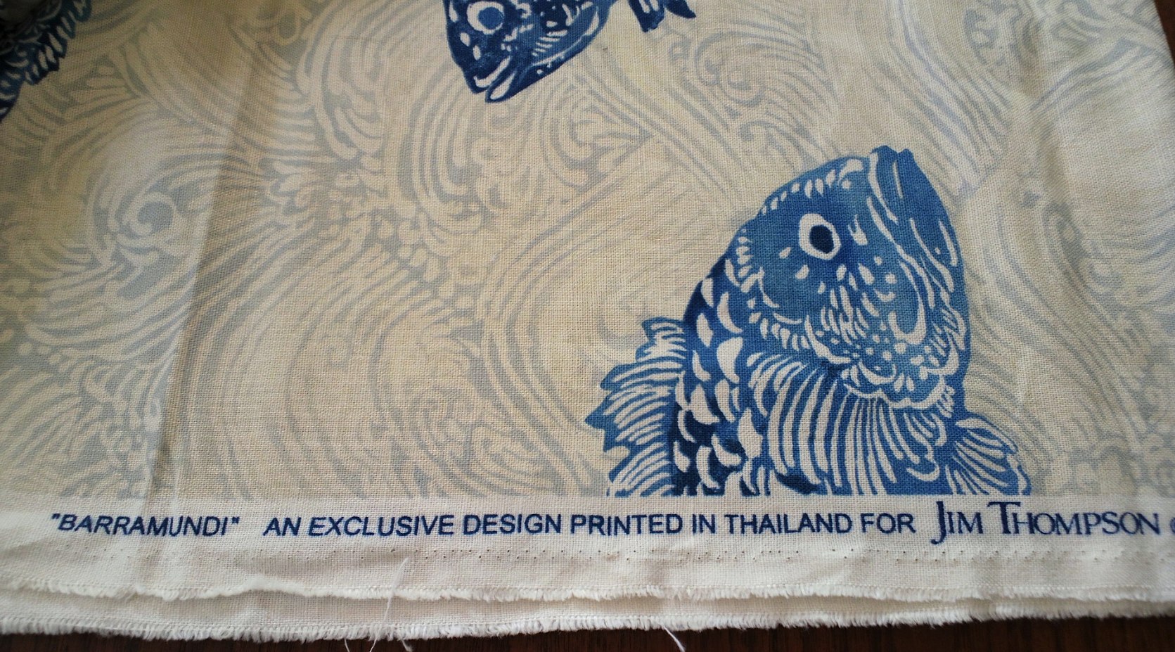 JIM Thompson ジムトンプソンのランプシェード_c0157866_15415335.jpg