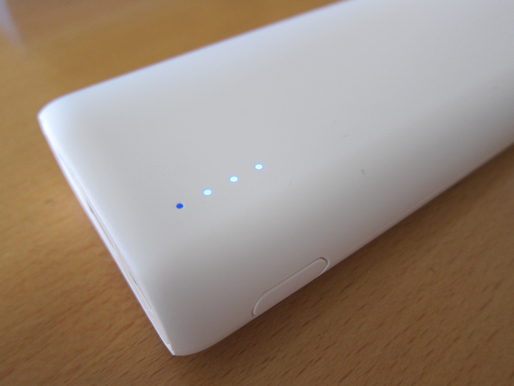 Anker PowerCore 20100_f0138807_0235822.jpg