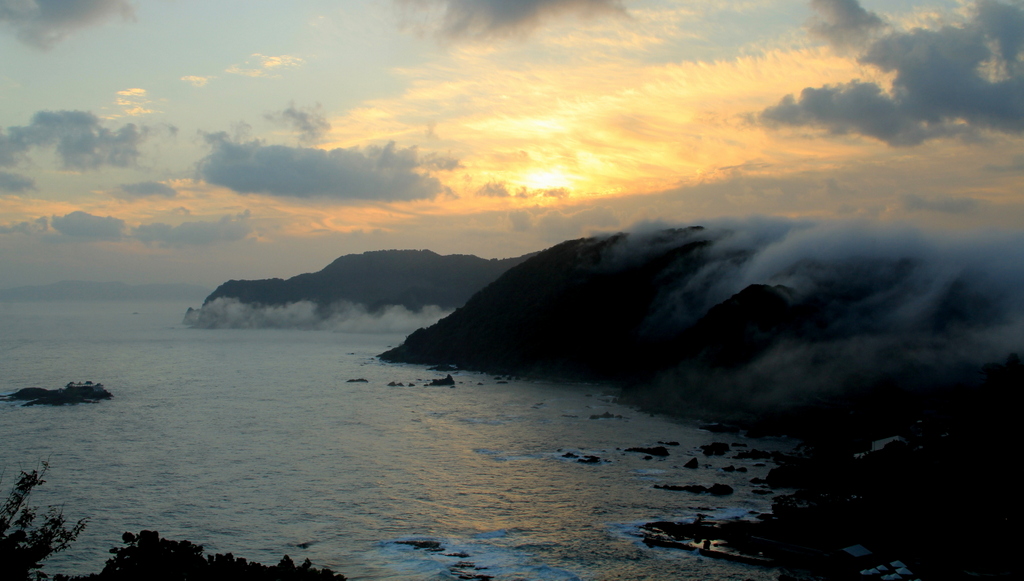 雲海 海へ凪ぐ 風のめぐみ