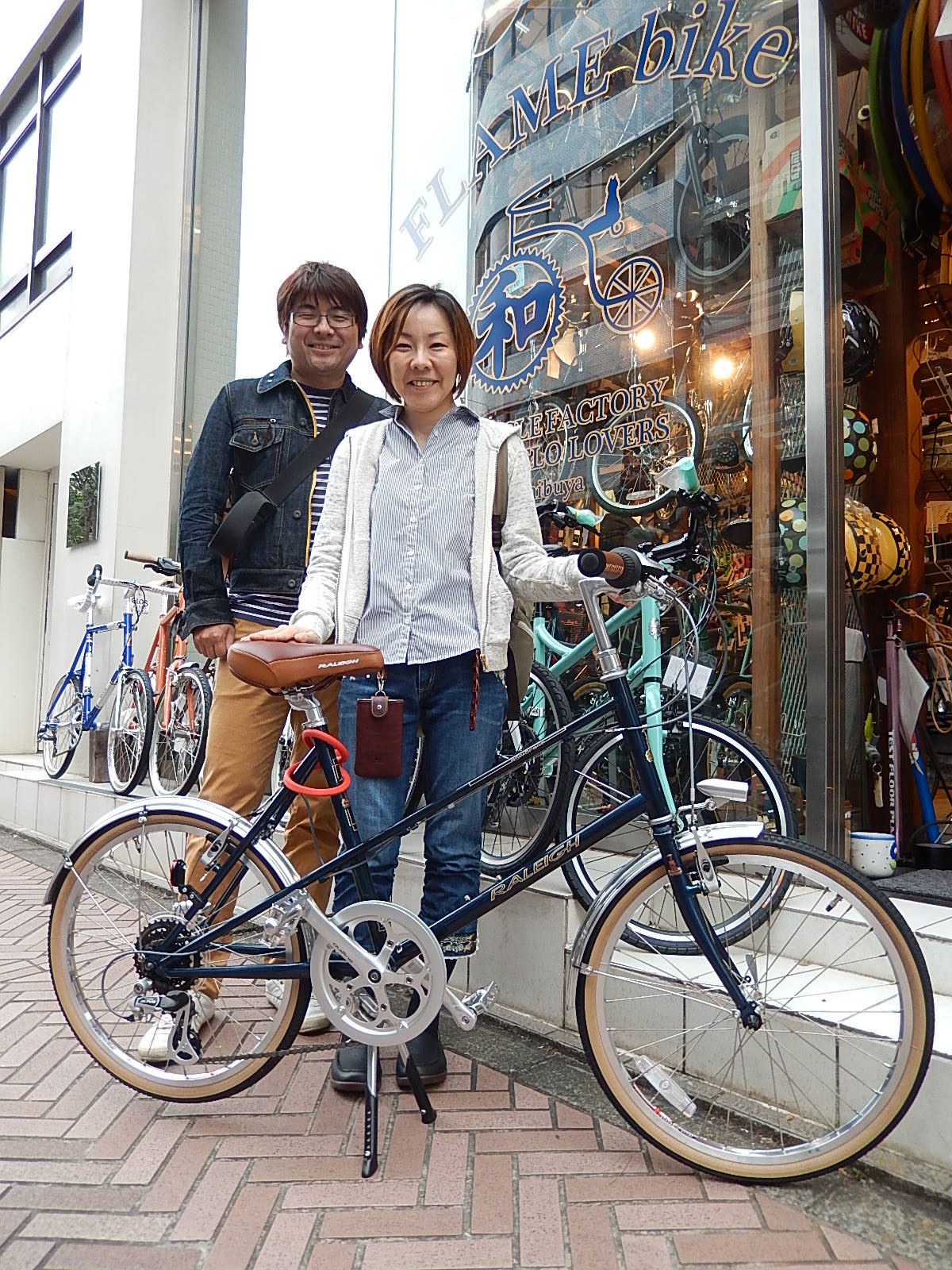 10月22日 渋谷 原宿 の自転車屋 FLAME bike前です_e0188759_172053.jpg
