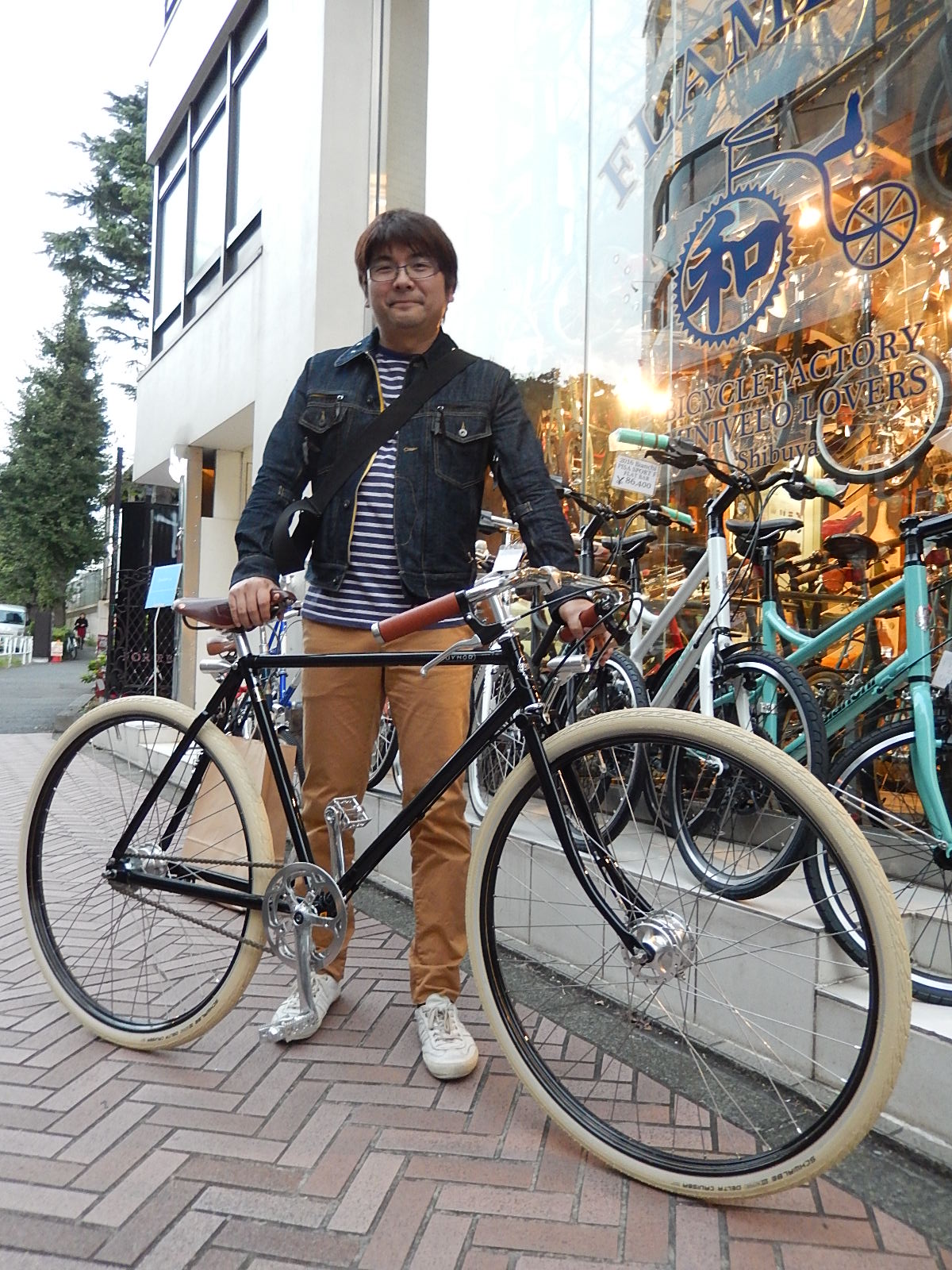 10月22日　渋谷　原宿　の自転車屋　FLAME bike前です_e0188759_17213875.jpg