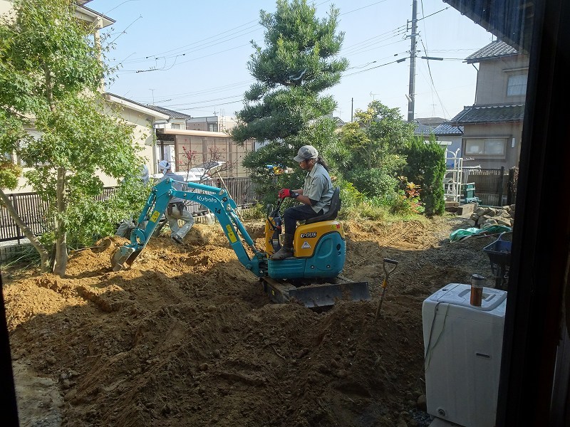 ■造園工事スタート■_e0188083_01192470.jpg