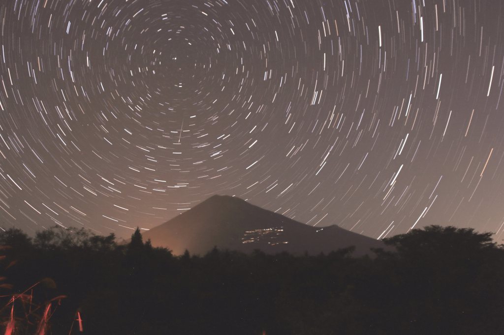 星空に魅せられて～天照教林道に_a0188405_18050363.jpg