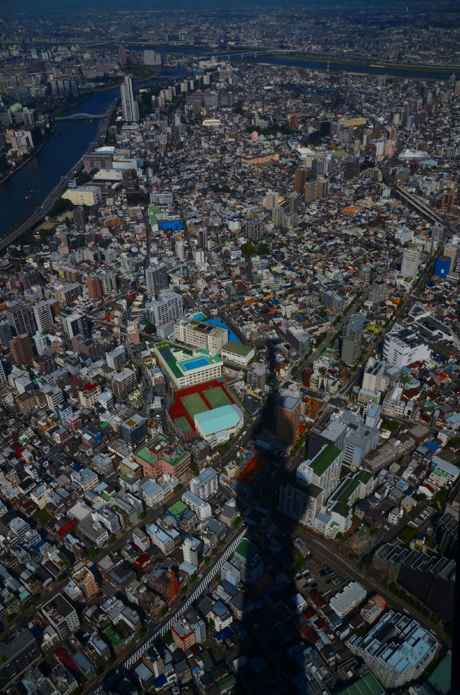 東京スカイツリーの黒い影 風の香に誘われて 風景のふぉと缶