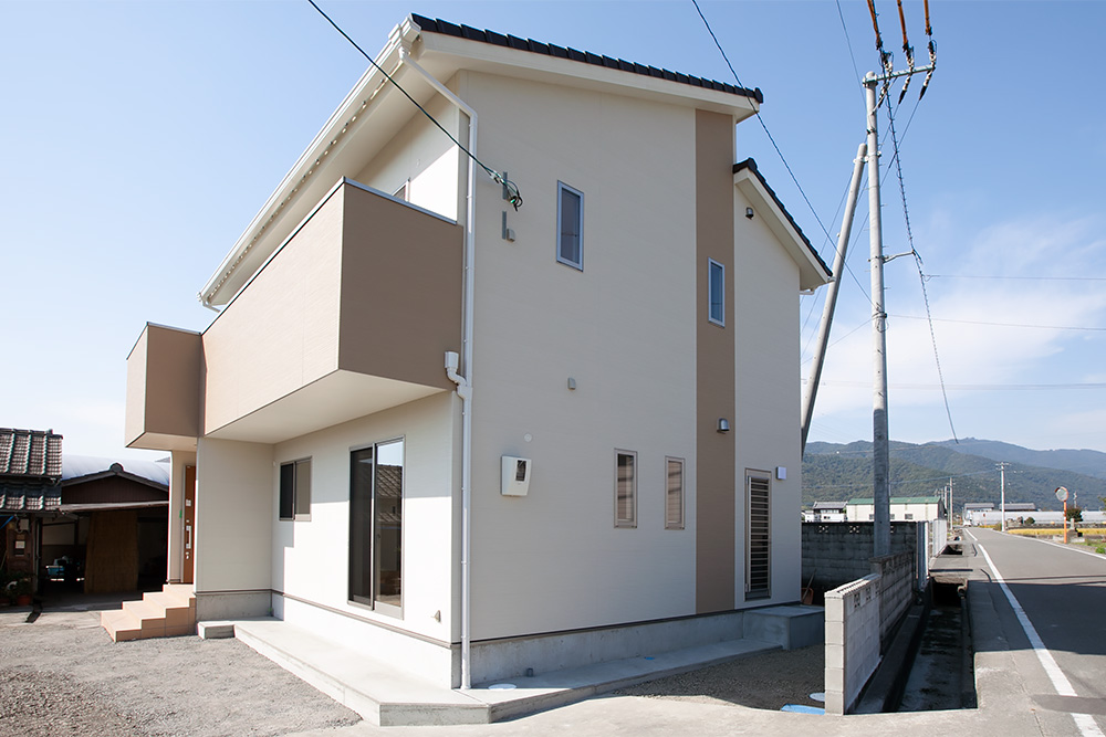若いご夫妻が選ぶ木造注文住宅オール電化の家-その5-_a0163962_17155666.jpg