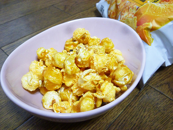 【Great Value】CARAMEL AND CHEESE POPCORN_c0152767_22154887.jpg