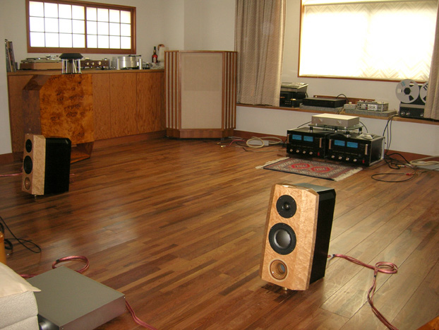 ホログラフの音を求めて-1_f0108399_546890.jpg
