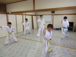 日曜空手 秋季昇級審査会_c0118332_1420545.jpg