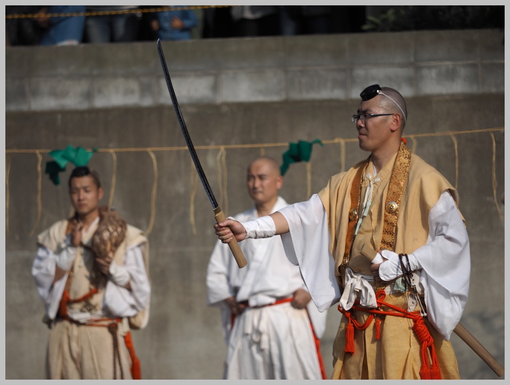 金剛寺・火渡り祭－2　　　086）_c0068050_2335355.jpg