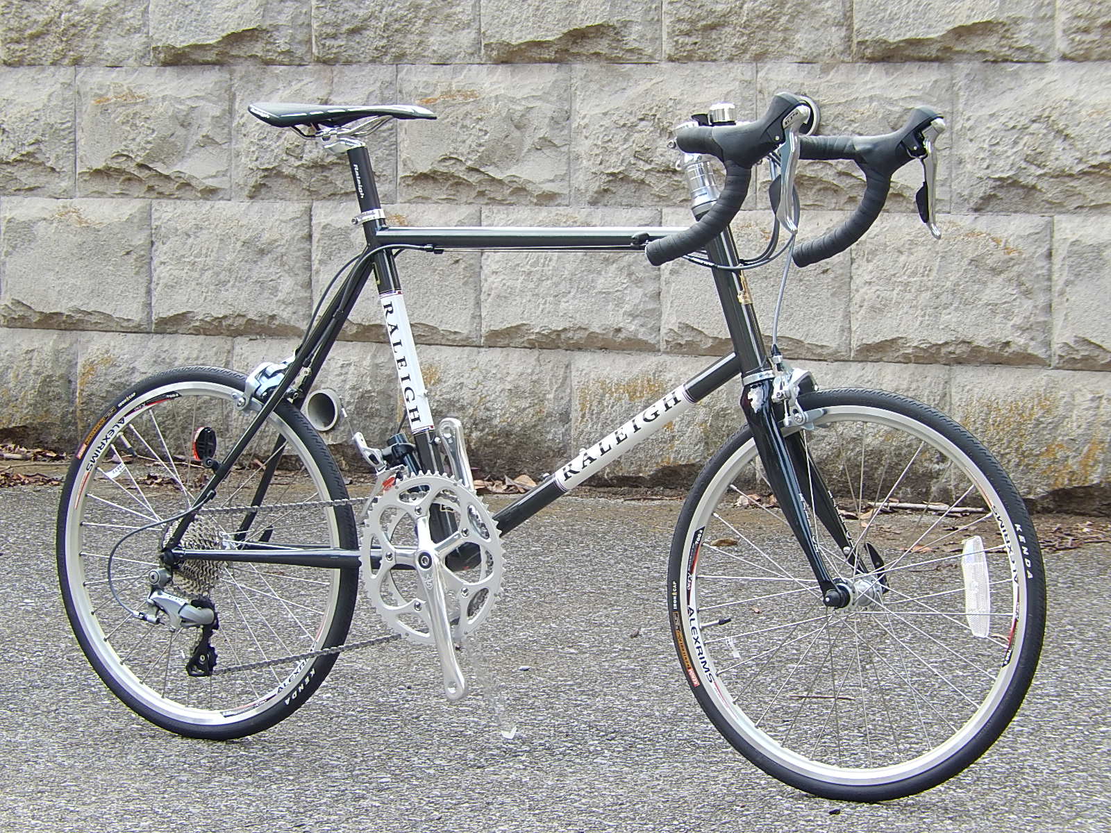 RALEIGH GIOS 入荷情報!_e0188759_10425723.jpg