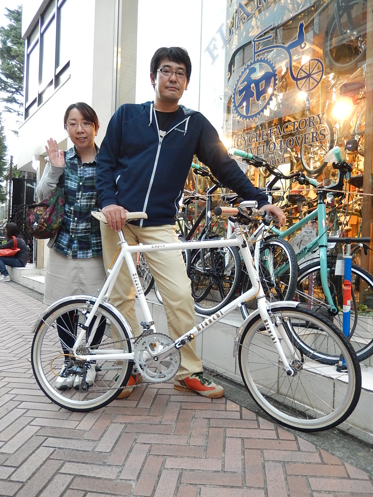 10月26日　渋谷　原宿　の自転車屋　FLAME bike前です_e0188759_14162051.jpg