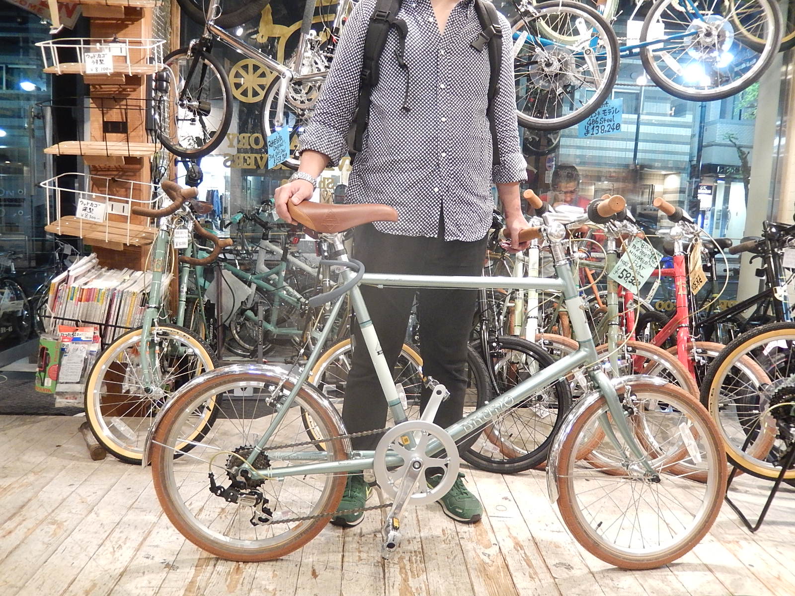 10月26日 渋谷 原宿 の自転車屋 FLAME bike前です_e0188759_14245111.jpg