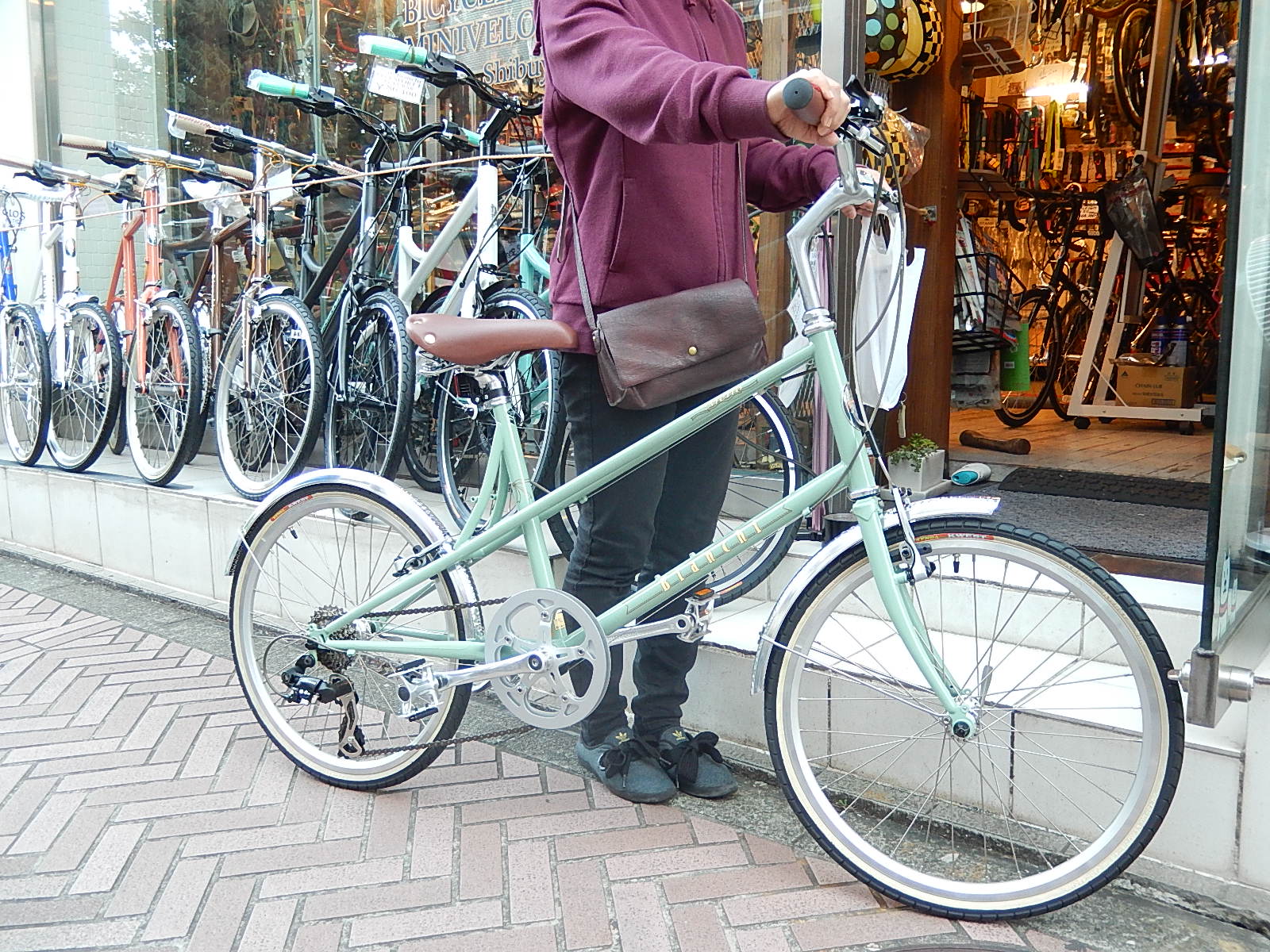 10月26日 渋谷 原宿 の自転車屋 FLAME bike前です_e0188759_19525279.jpg