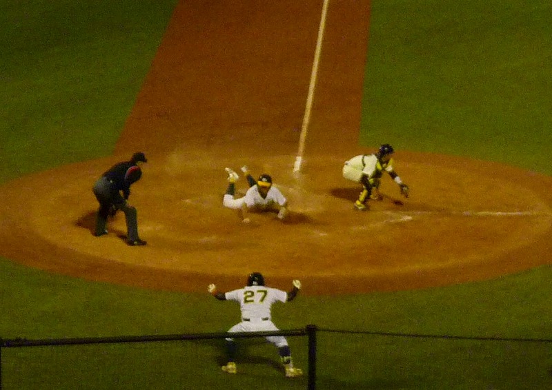 國學院大対専修大 10月7日 東都大学野球1部 後半_b0166128_1923824.jpg