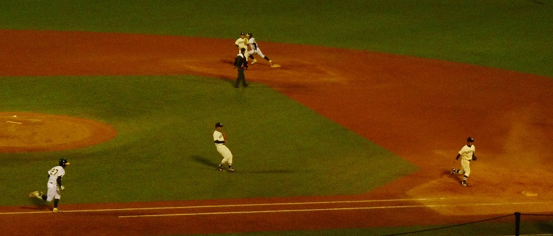 國學院大対専修大 10月7日 東都大学野球1部 後半_b0166128_1964929.jpg
