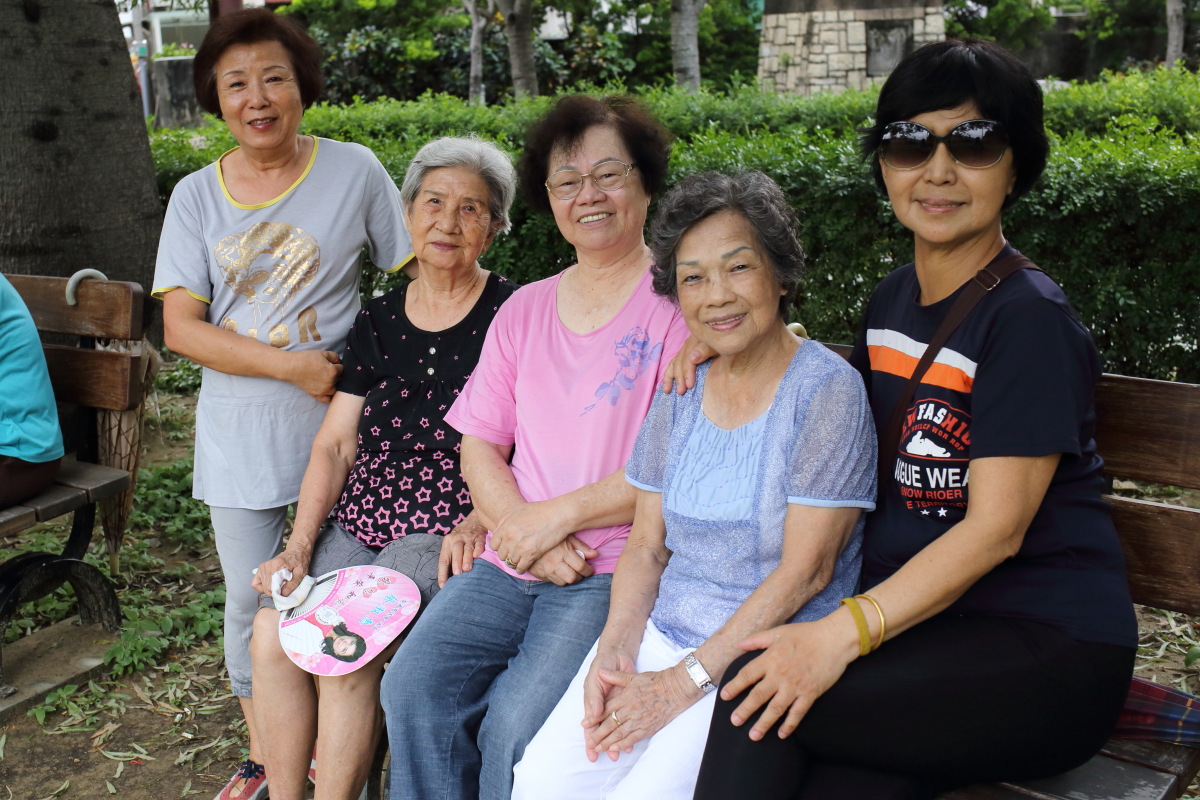 台南 府城南門公園のご婦人たち_b0061717_205645.jpg