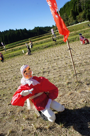 案山子に込めた想い　（火曜日）_a0222229_1361954.jpg