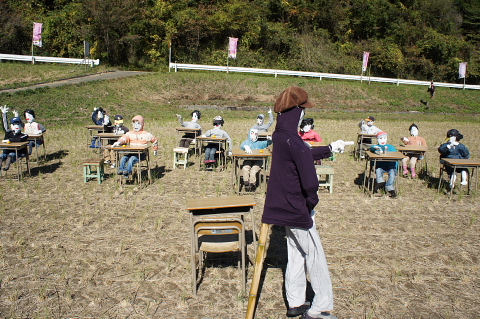 案山子に込めた想い　（火曜日）_a0222229_2101646.jpg