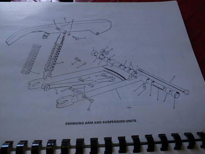 1982TRUMPH T140ES スイングアーム_a0248662_8473764.jpg