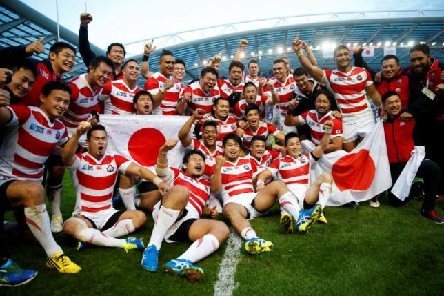 「日の丸」の力：サッカー日本代表も「赤白縦縞ストライプ」にしようヤ！_e0171614_1210312.jpg