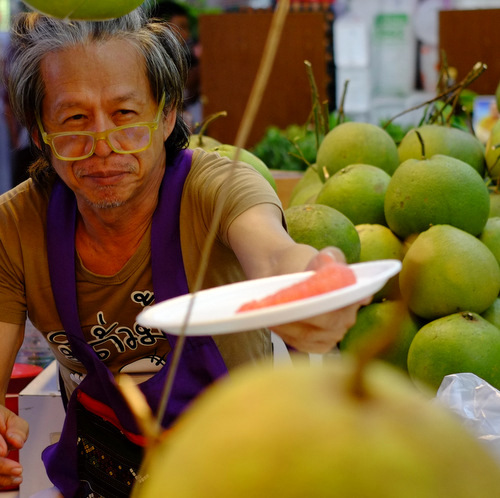 「タイ　農民市場見学①」_a0000029_2324599.jpg