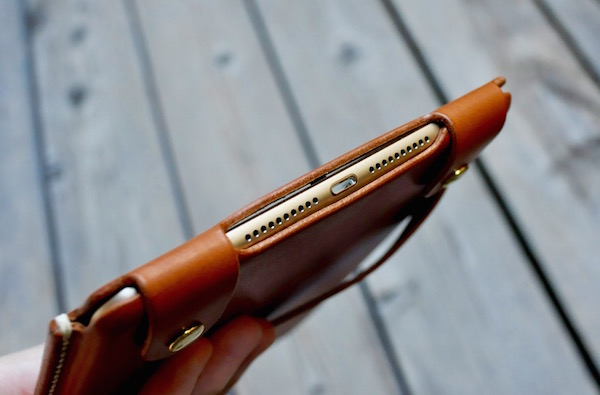 ipad mini 4 leather cover_b0172633_20332761.jpg