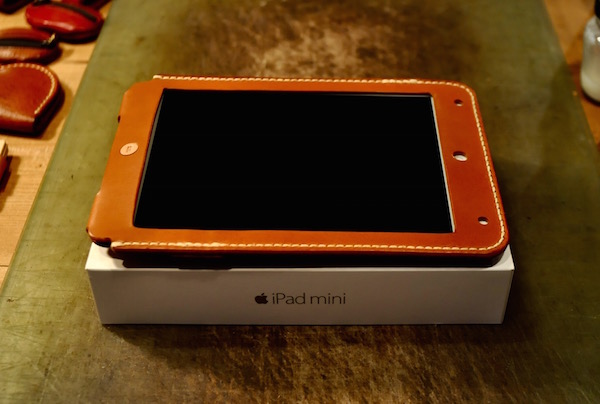 ipad mini 4 leather cover_b0172633_20332874.jpg