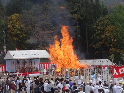 八海山尊神社火渡り大祭_b0092684_640454.jpg