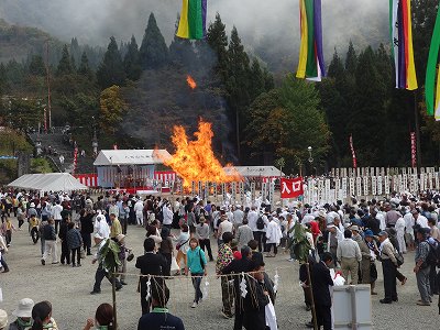 八海山尊神社火渡り大祭_b0092684_6413654.jpg