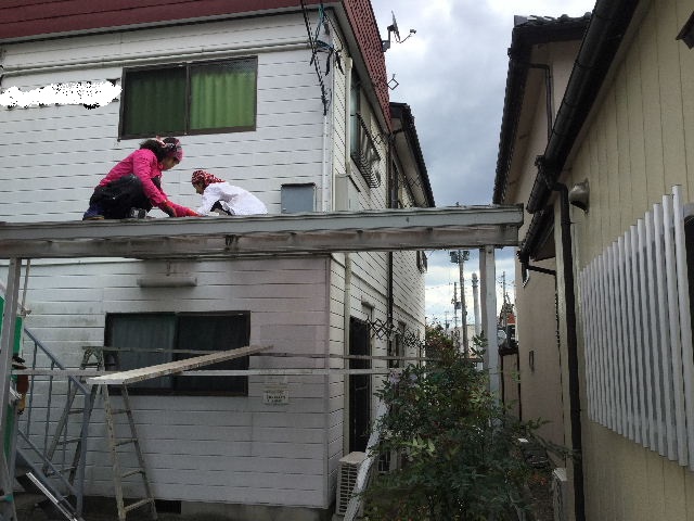 緊急テラス屋根工事 2か所_f0031037_1937180.jpg