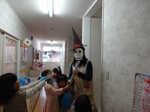 10月のお誕生会&ハロウィン_d0166047_144559.jpg