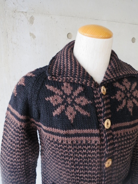 INVERALLAN ・・・ SNOW FLAKE LUMBER CARDIGAN もう1色の当店・雪柄別注色 (再!)_d0152280_2283015.jpg