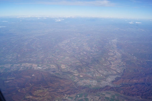 藤田八束の北海道@札幌空港から雄阿寒岳、阿寒湖、屈斜路湖、そして摩周湖を見ながら鮭の町標津へ_d0181492_20540358.jpg