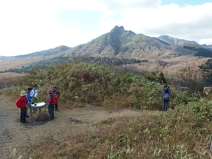 烏ヶ山(からずがせん)~象山~擬宝珠山(ぎぼうしやま)縦走_c0116915_2355353.jpg