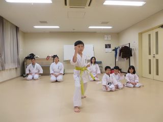 土曜日空手 審査会最終日と新しい仲間!_c0118332_2373517.jpg
