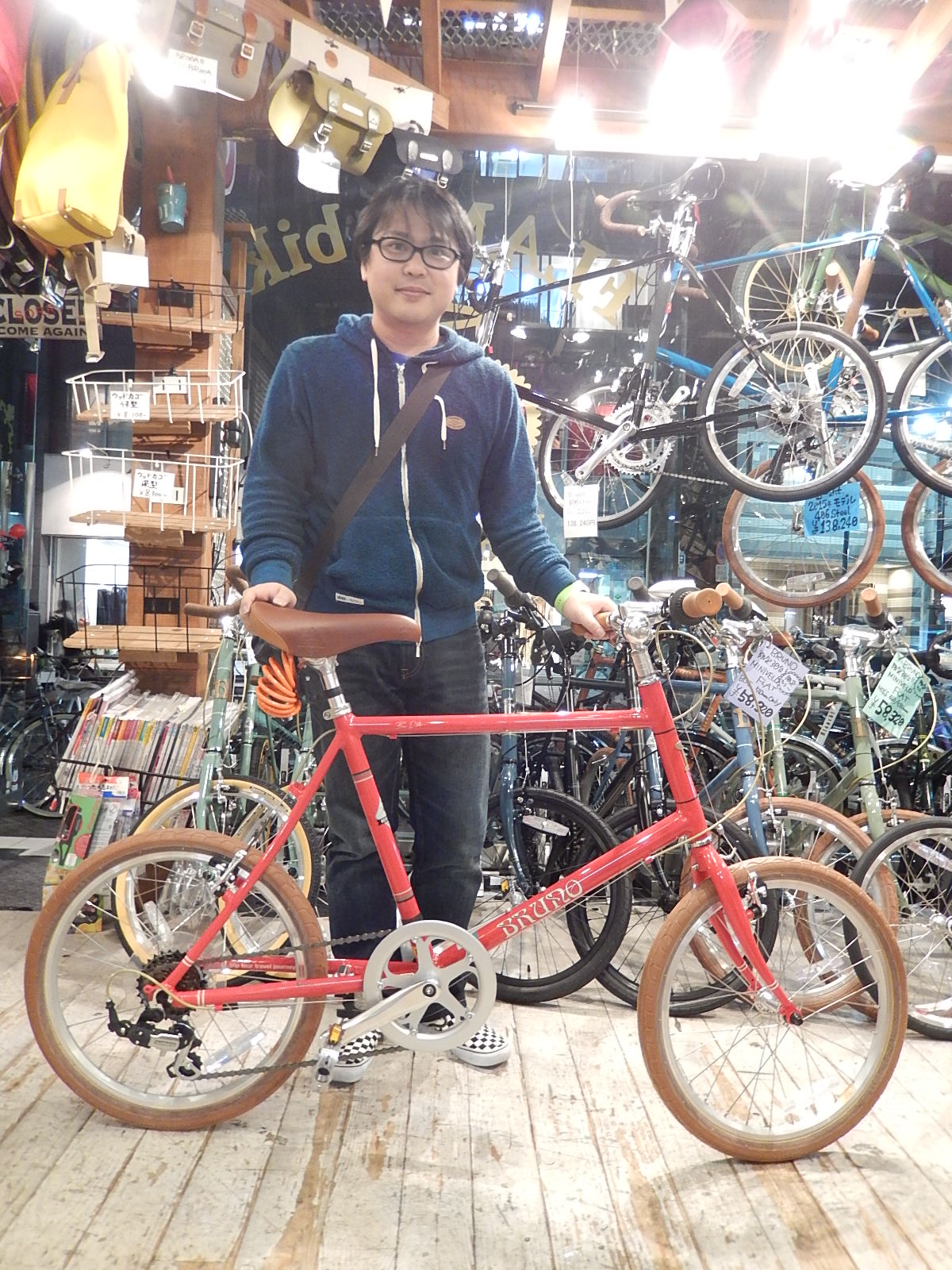 10月31日　渋谷　原宿　の自転車屋　FLAME bike前です_e0188759_1911295.jpg