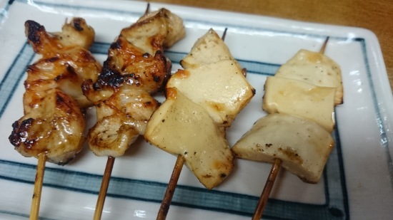 鶴橋で一番有名な串焼き屋_f0350423_22392334.jpg