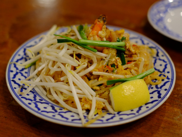 「新宿 バンタイの竹の子と鶏肉の玉子炒めランチ」_a0000029_111846100.jpg