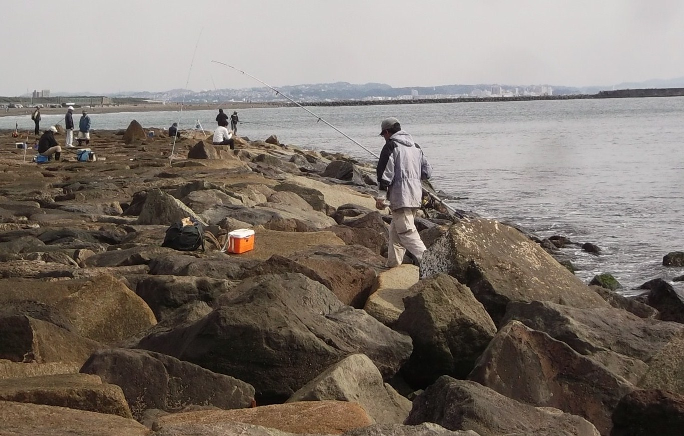 海岸に難破船が漂流?..茅ヶ崎の座礁船_b0137932_13501883.jpg
