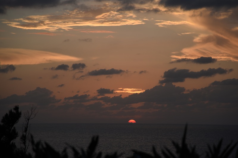 東シナ海に沈む夕日_d0001843_15314775.jpg