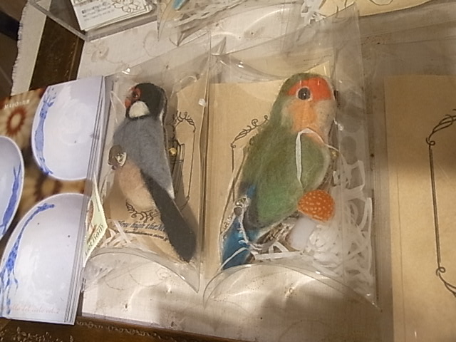 インコと鳥の雑貨展オクムラミチヨ、工房小鳥屋作品お届け!_d0322493_2326850.jpg