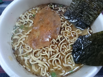 サンポー食品 焼豚ラーメン黒_b0042308_1354463.jpg